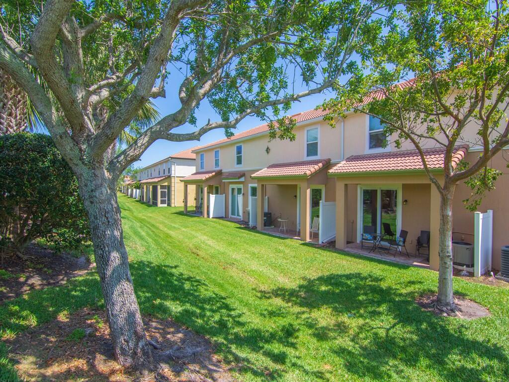 1073 Normandie Way