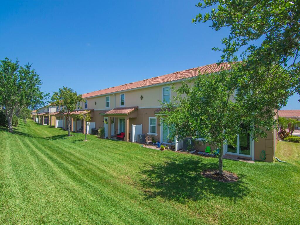1073 Normandie Way
