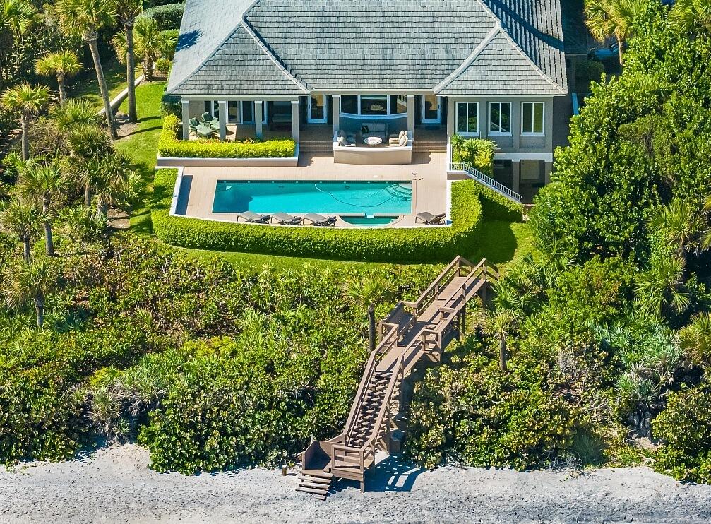 290 Bermuda Bay Lane