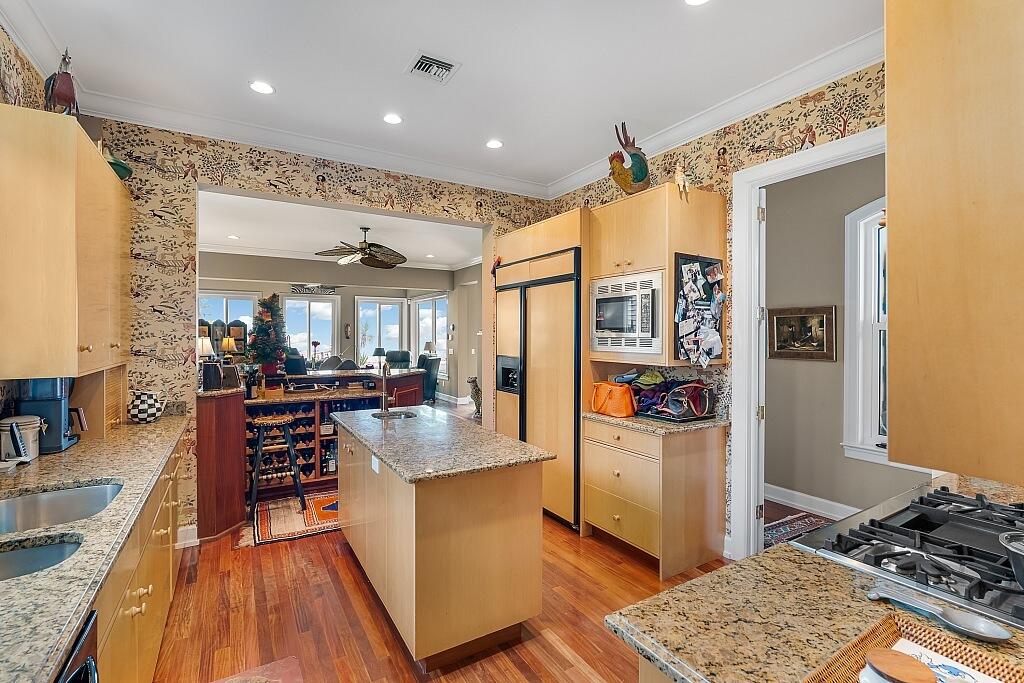 290 Bermuda Bay Lane