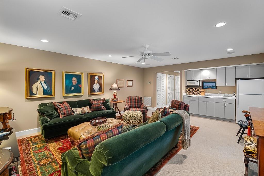 290 Bermuda Bay Lane