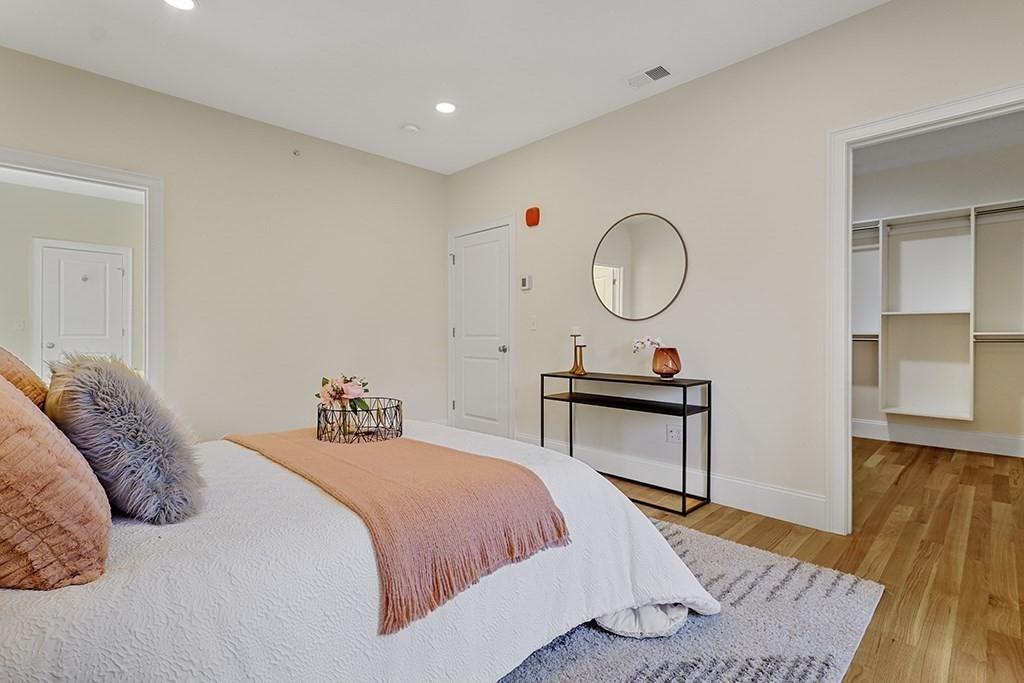 68 Chestnut Street # 4