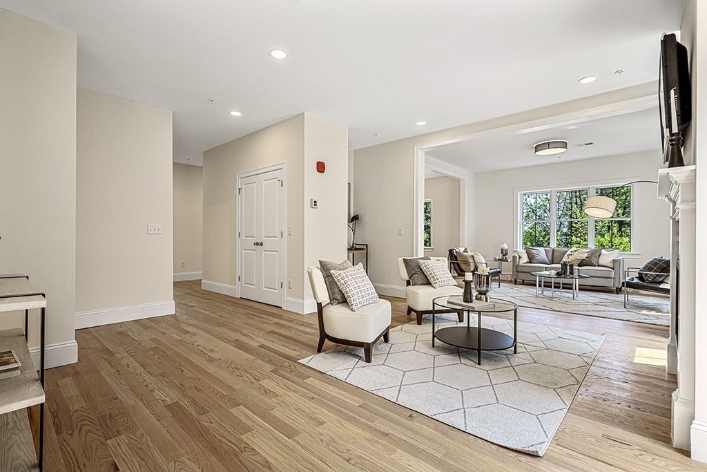 68 Chestnut Street # 4