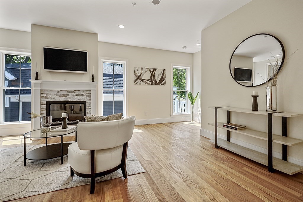 68 Chestnut Street # 4