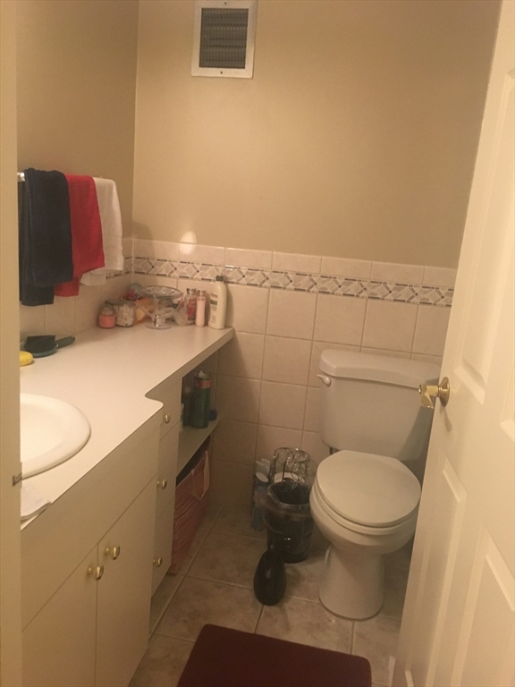 250 Hammond Pond Pkwy # 804S