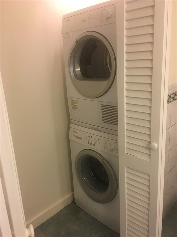 250 Hammond Pond Pkwy # 804S