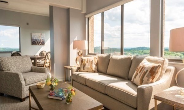 250 Hammond Pond Pkwy # 804S