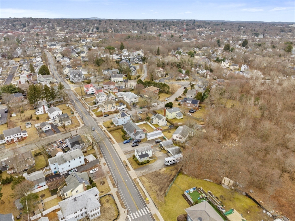 262 River St