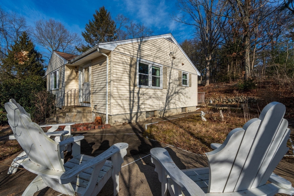 52 Warren Rd