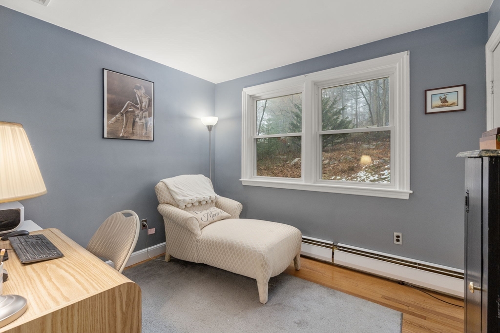 52 Warren Rd