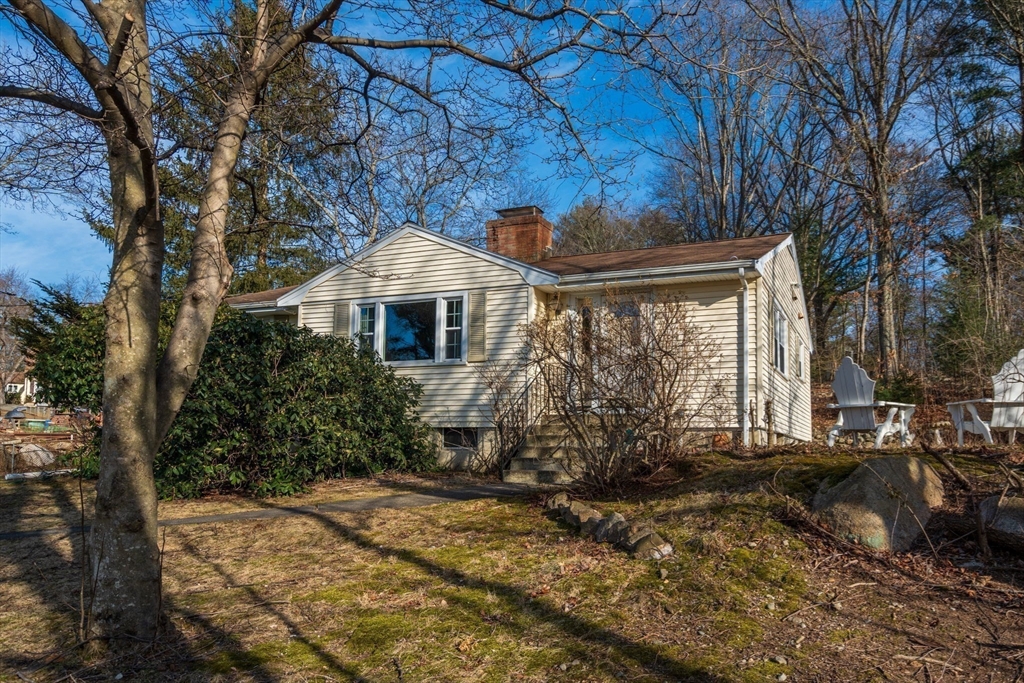 52 Warren Rd