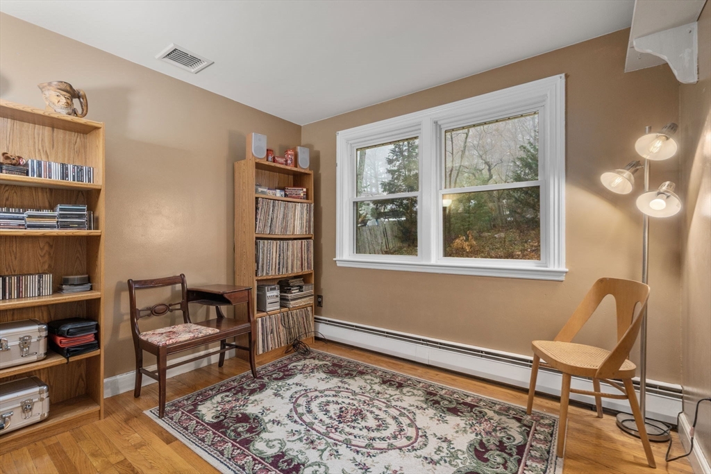 52 Warren Rd