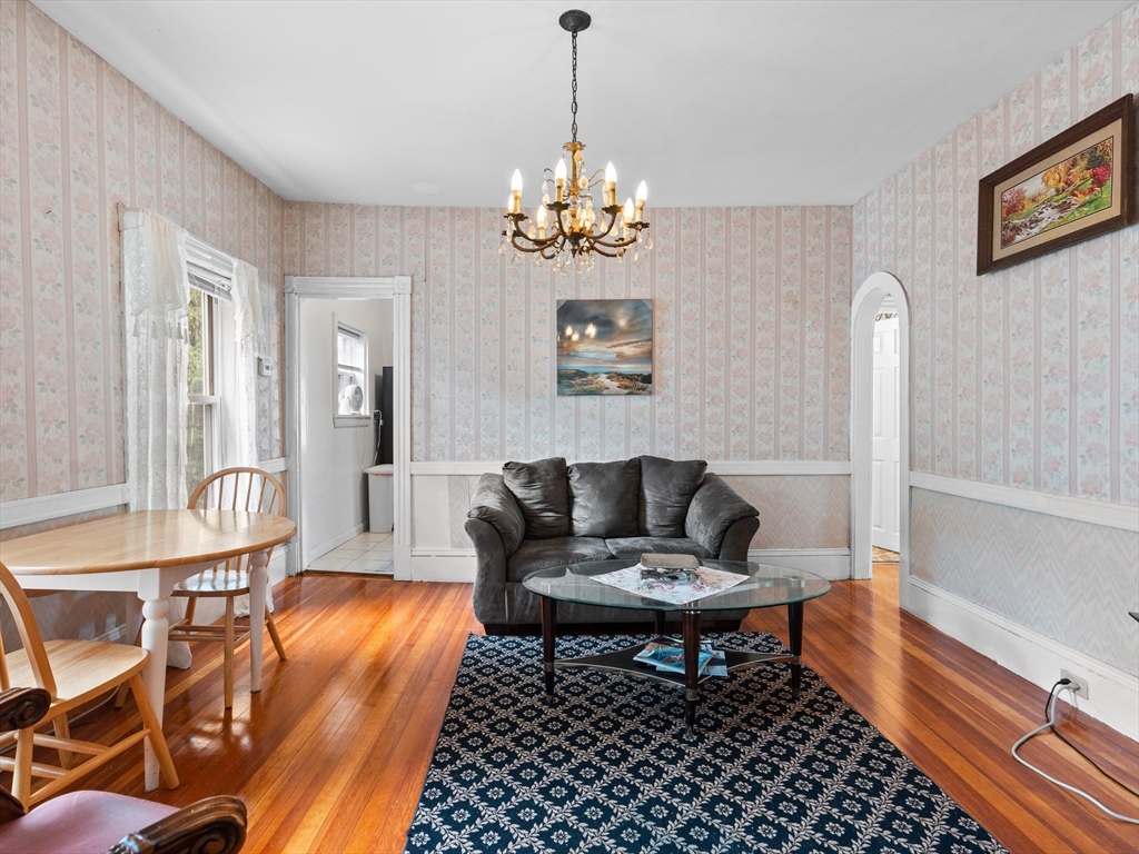 124 Sheridan Ave # 2