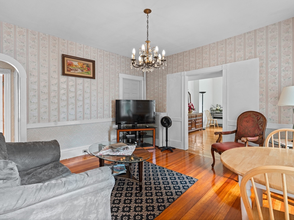 124 Sheridan Ave # 2