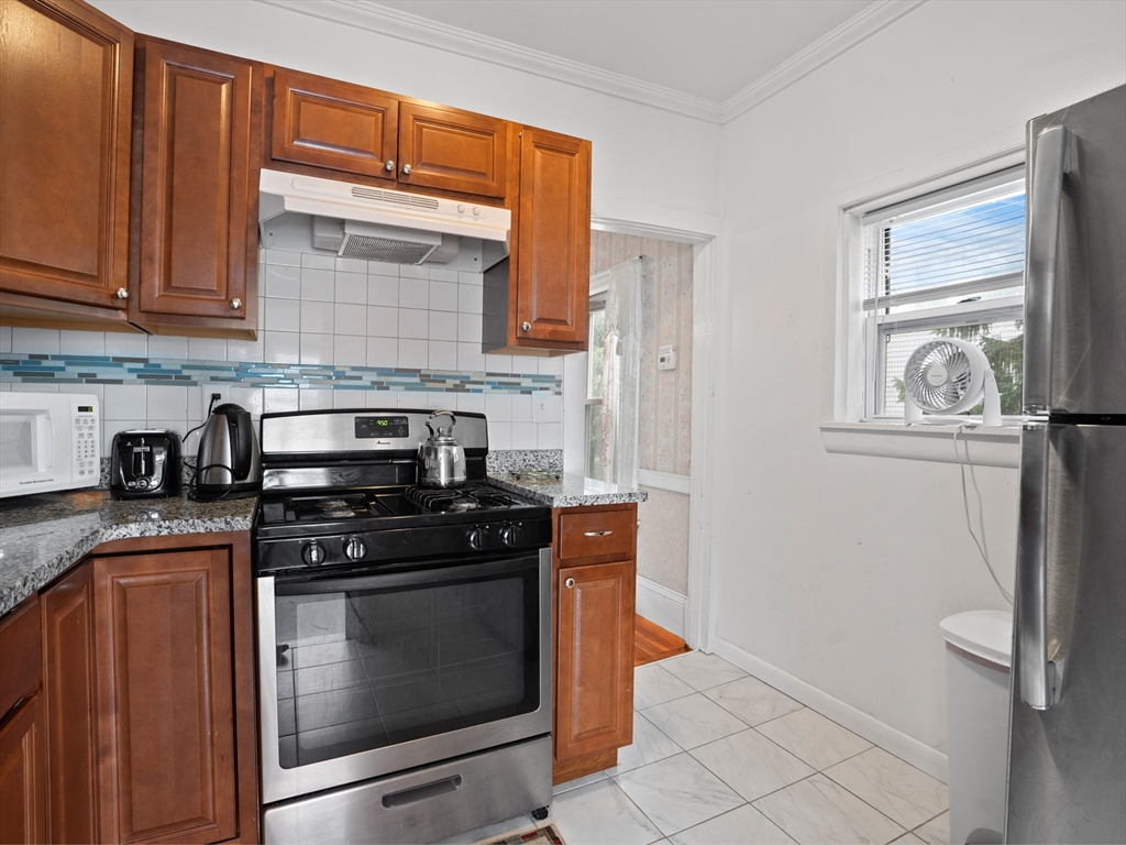 124 Sheridan Ave # 2