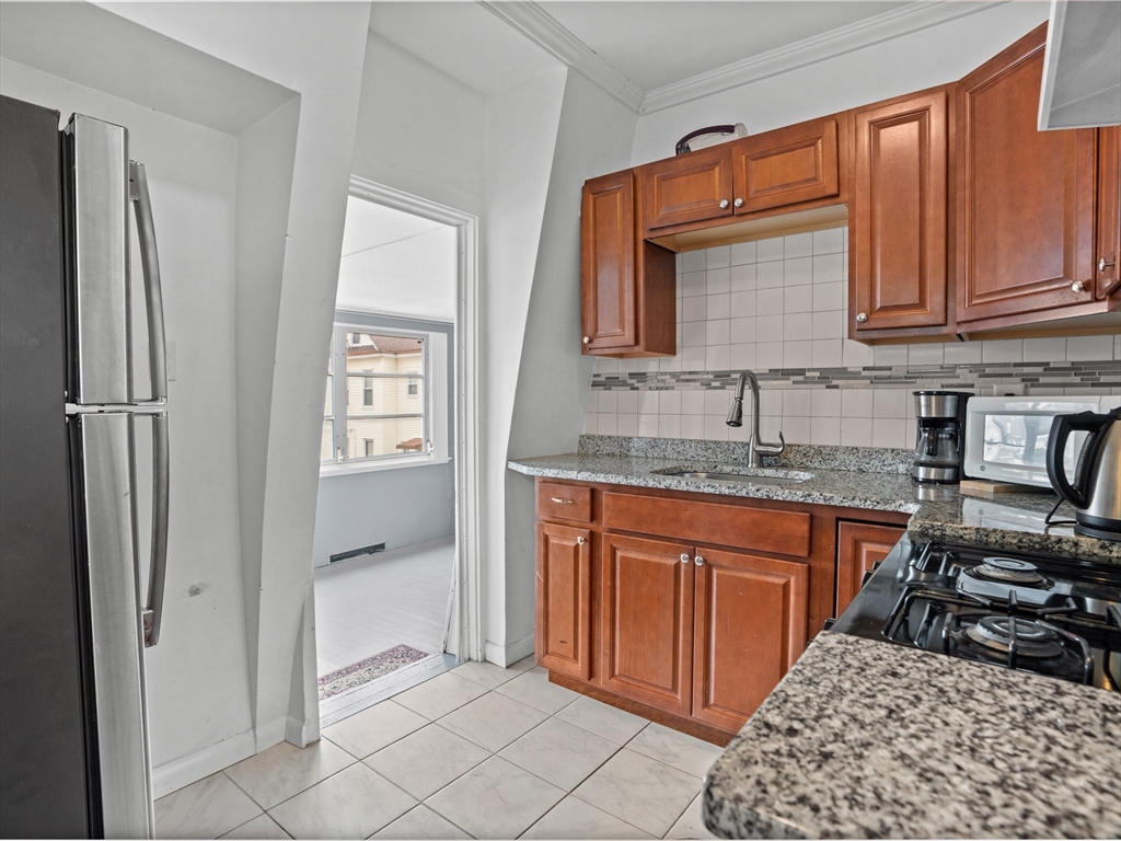 124 Sheridan Ave # 2