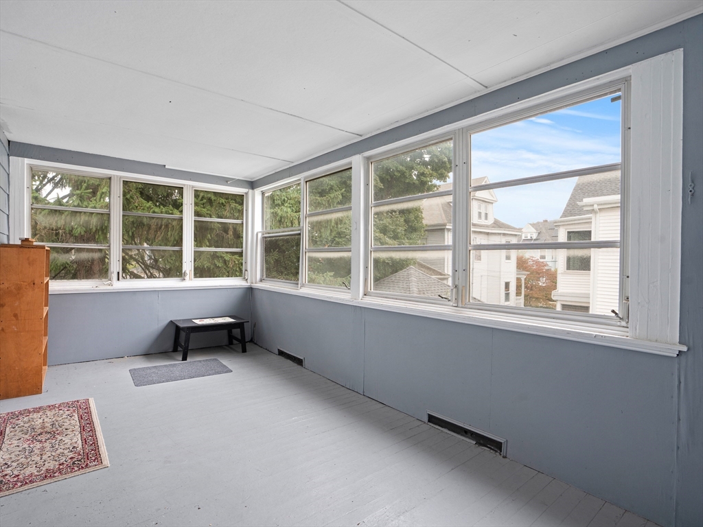 124 Sheridan Ave # 2