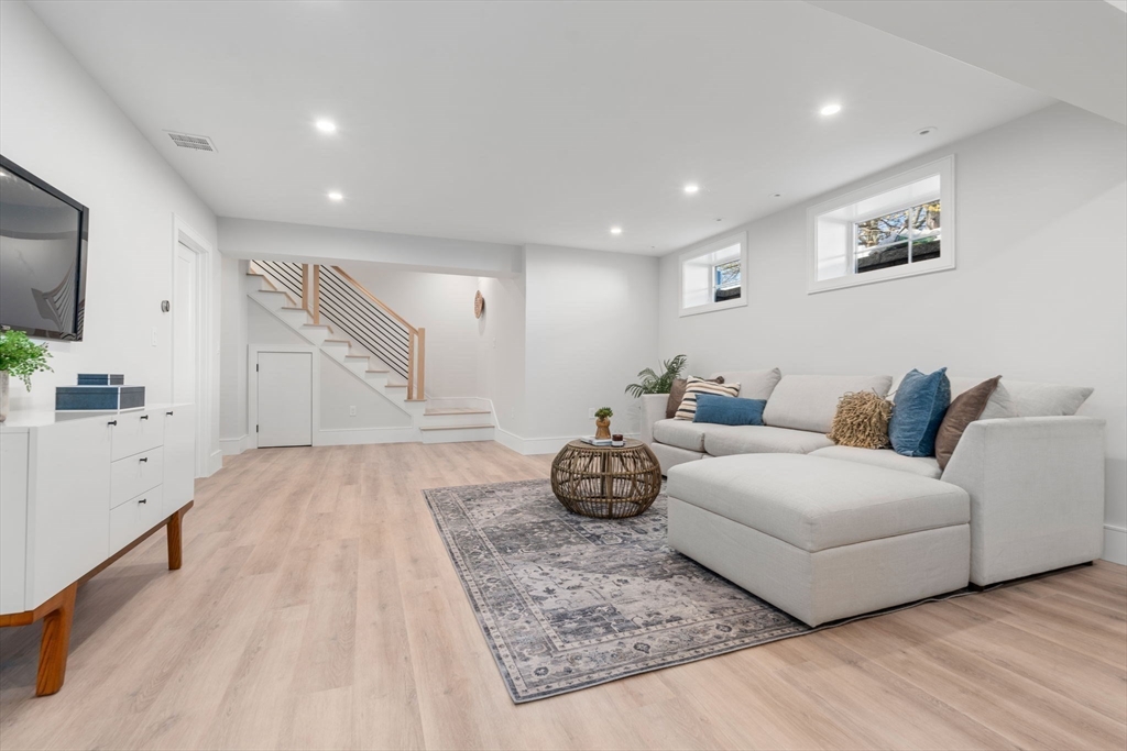 19 Vernon Street # 1