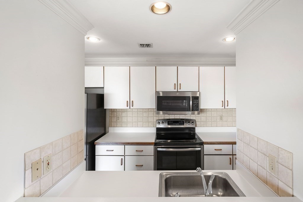 183 Oak Street # 401