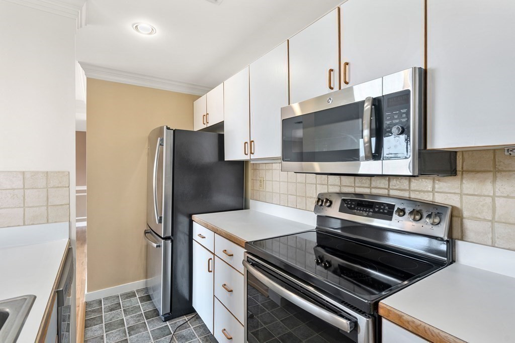 183 Oak Street # 401