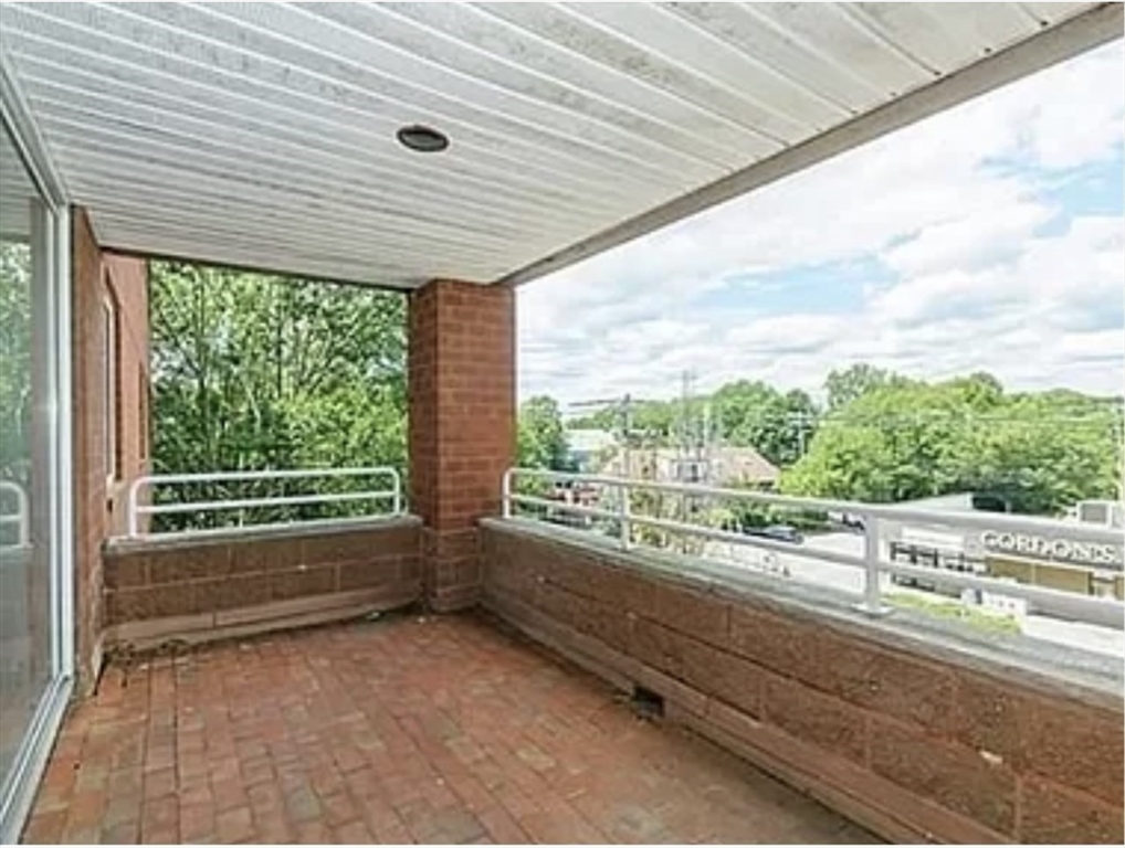 50 Watertown Unit: 305