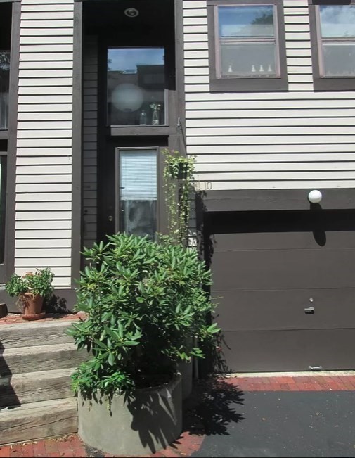 111 Trowbridge # 10