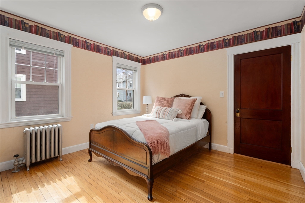 11-13 Henry St
