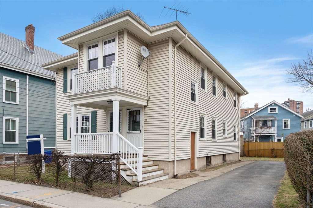 11-13 Henry St