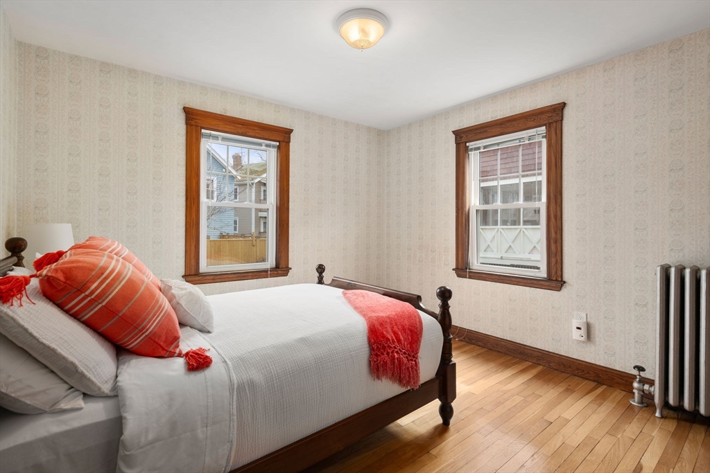 11-13 Henry St