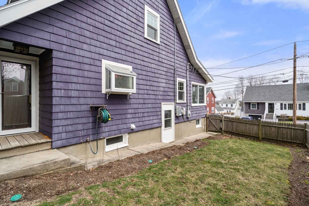 81 Hawthorne Rd