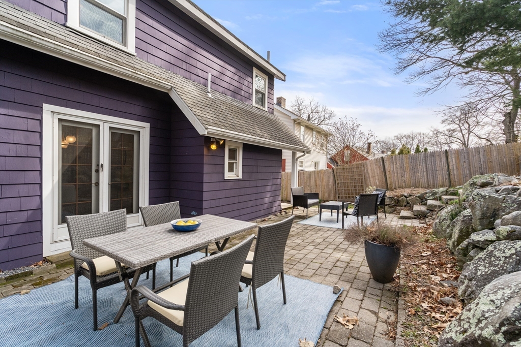 81 Hawthorne Rd