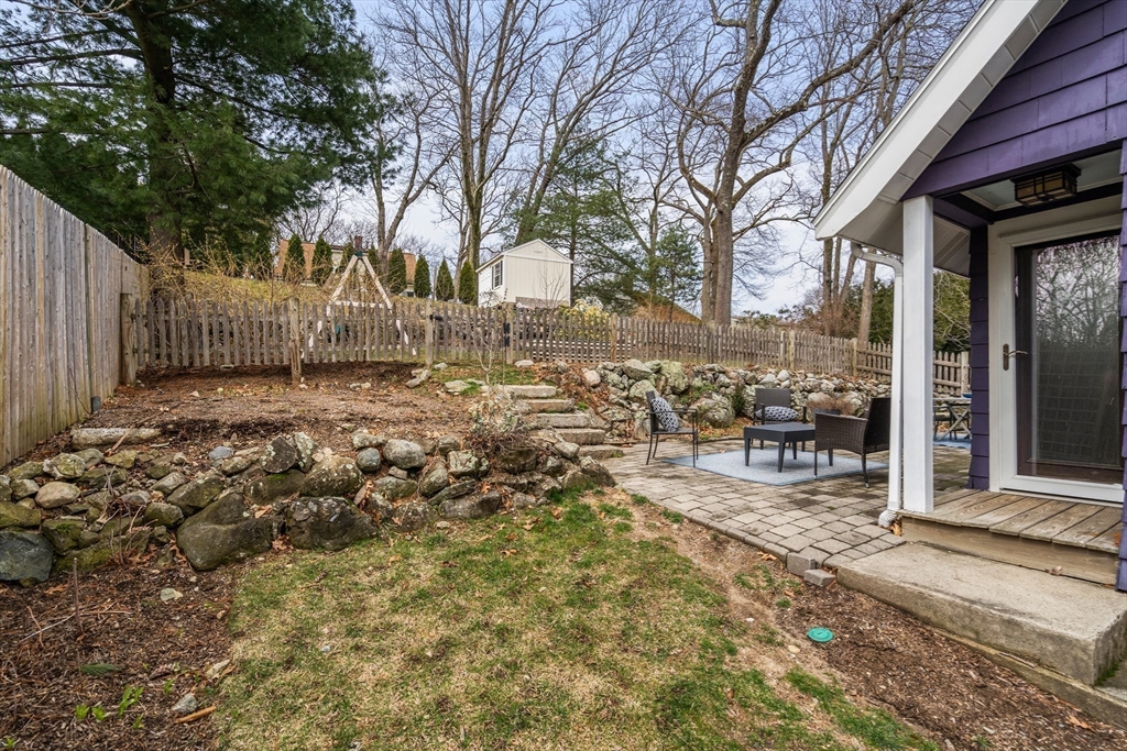 81 Hawthorne Rd
