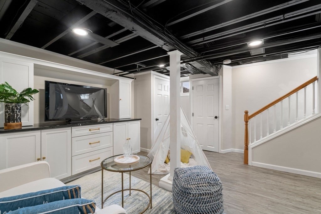 81 Hawthorne Rd