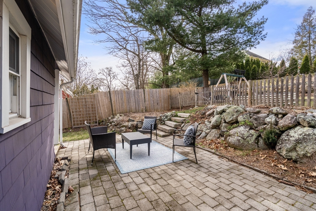 81 Hawthorne Rd