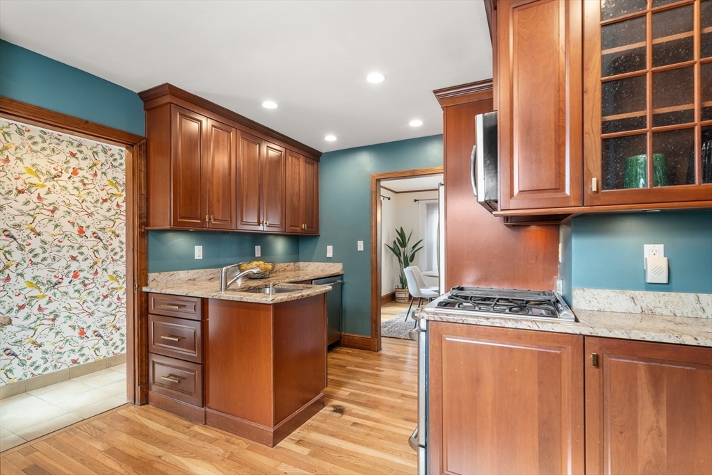 81 Hawthorne Rd