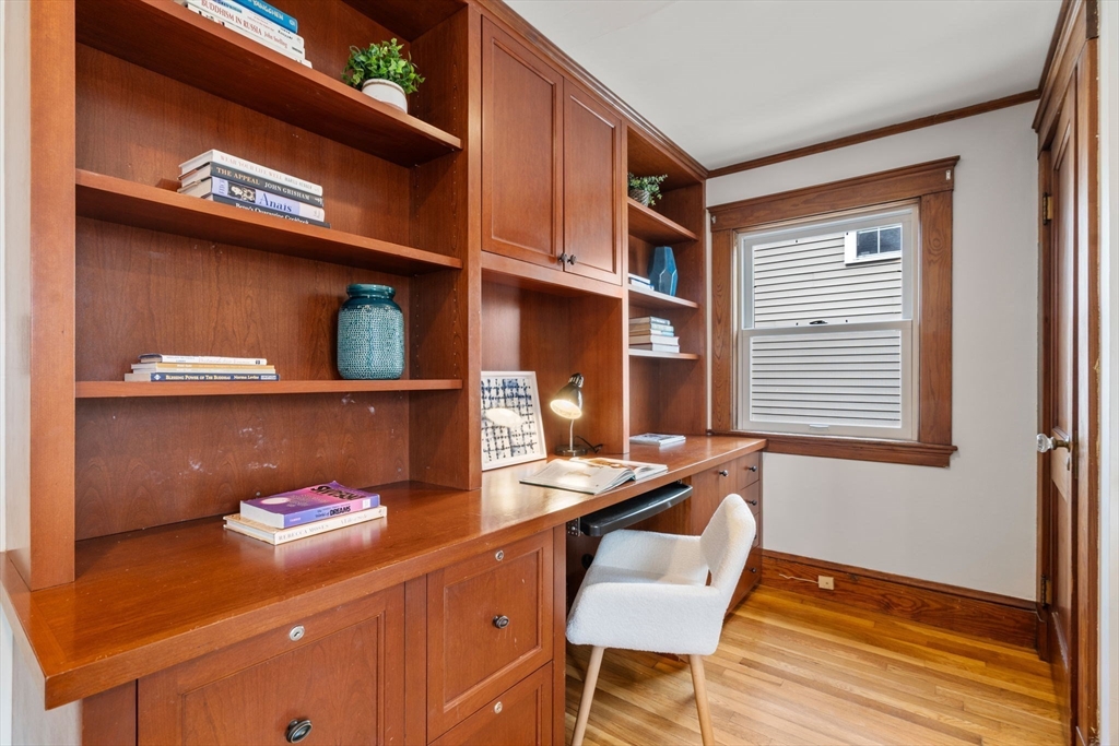 81 Hawthorne Rd