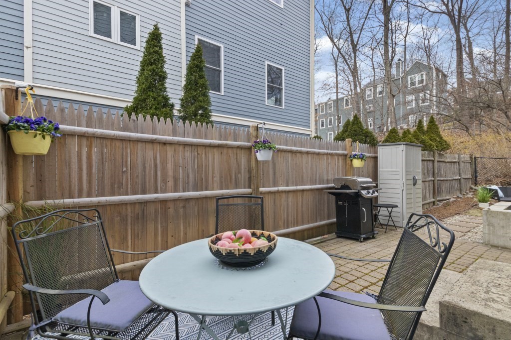 841 Lagrange St # 1