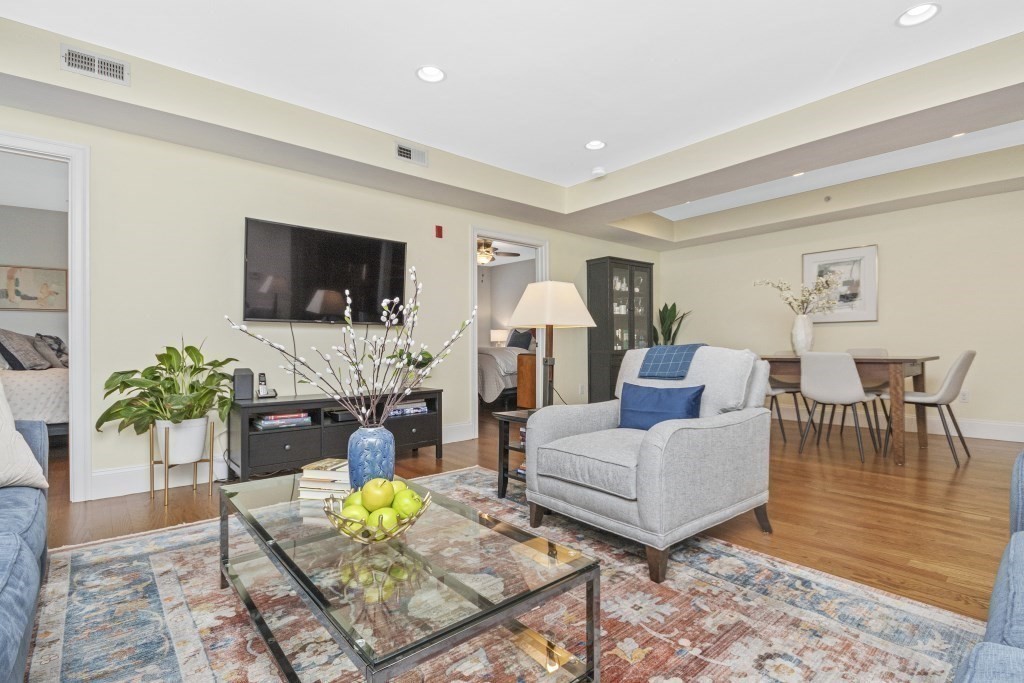 841 Lagrange St # 1
