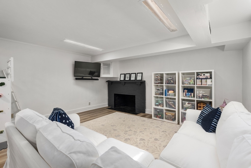 18 Sheldon Rd