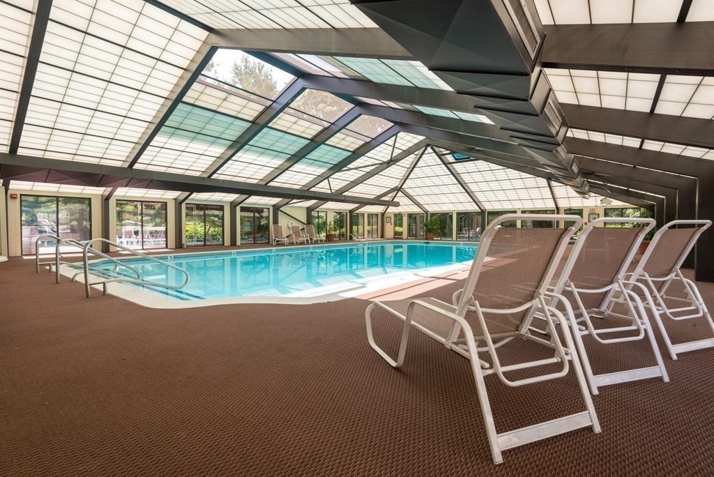 250 Hammond Pond Pkwy # 813S