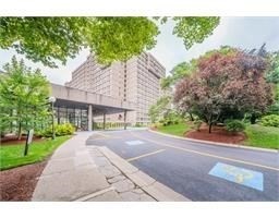 250 Hammond Pond Pkwy # 813S