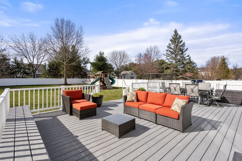 11 Iron Hollow Rd