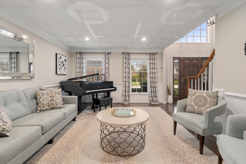 11 Iron Hollow Rd