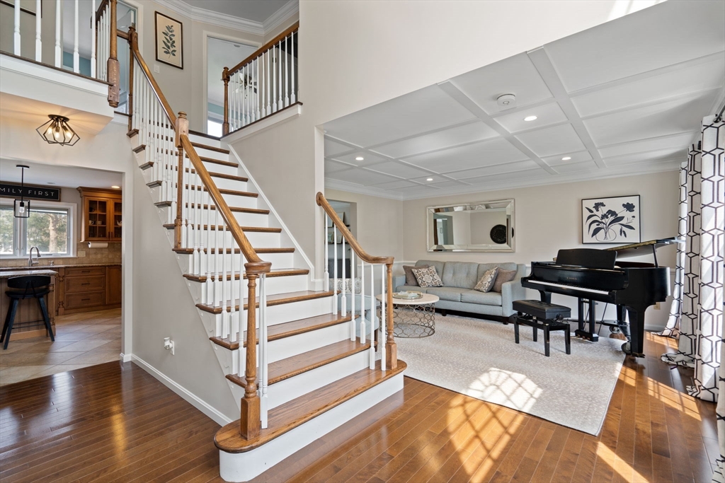 11 Iron Hollow Rd