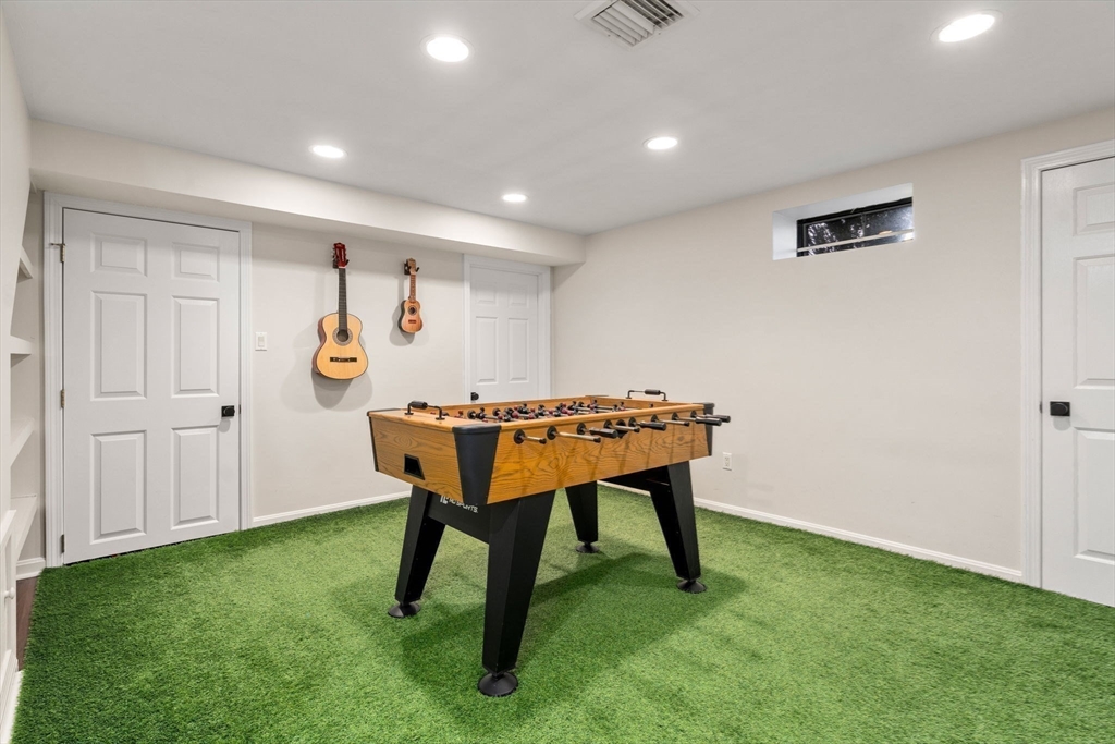 11 Iron Hollow Rd
