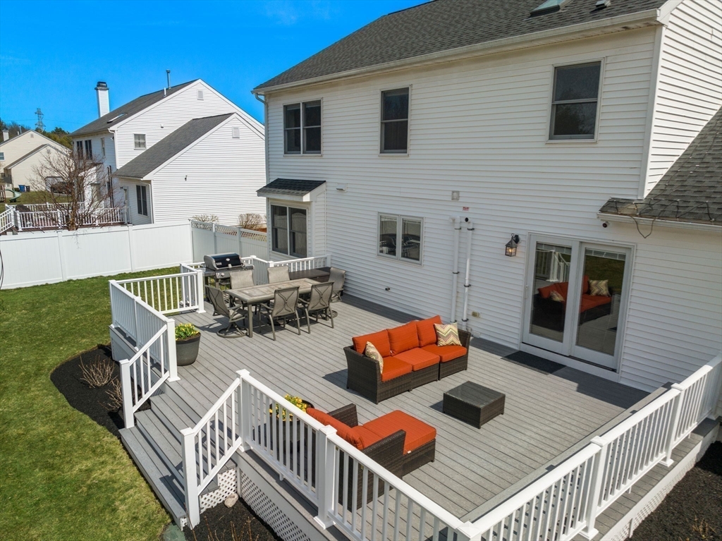 11 Iron Hollow Rd