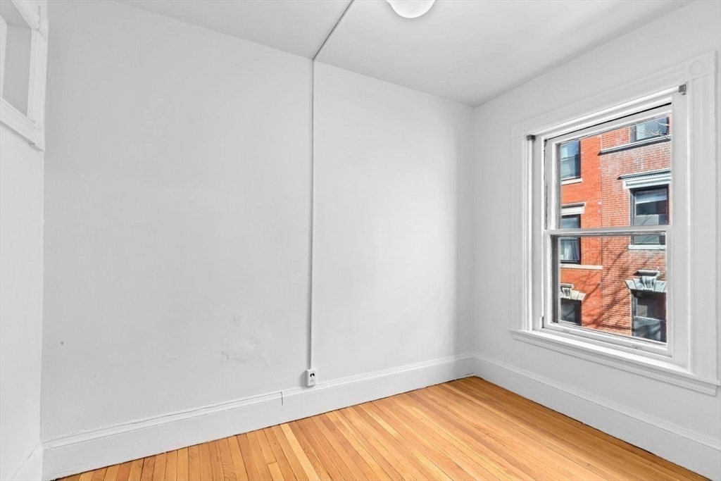 34 Myrtle St # 3