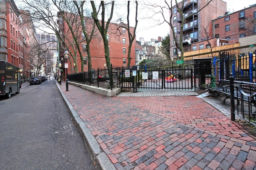 34 Myrtle St # 3