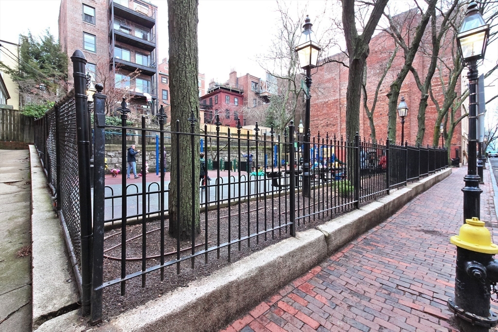 34 Myrtle St # 3