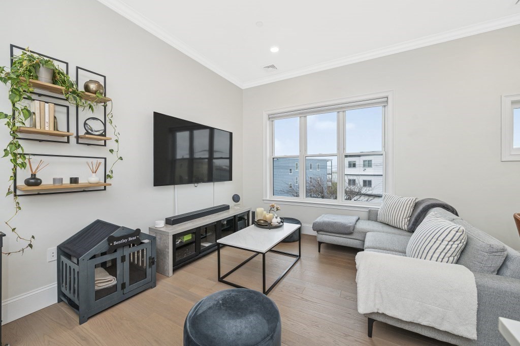 130 Coleridge St Unit: PH8